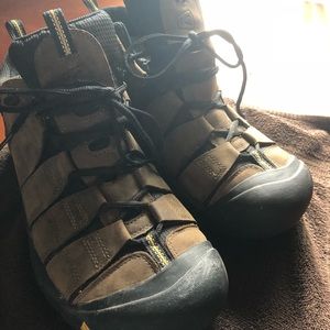 Men’s Keens work boots